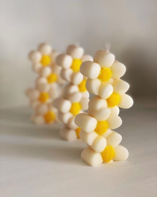 Daisy Chain Pillar Candle